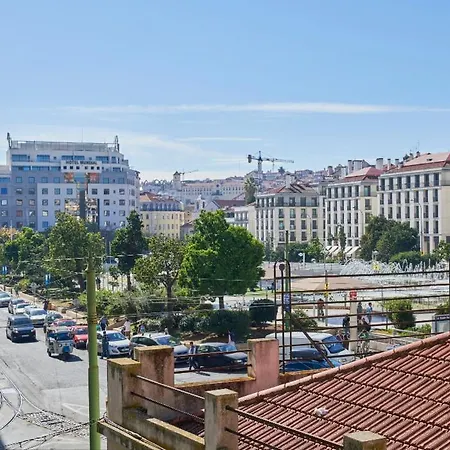 Zentrale Und Helle Ferienwohnung Mit Terrasse