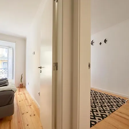 Zentrale Und Helle Ferienwohnung Mit Terrasse Apartamento