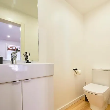 Apartment Zentrale Und Helle Ferienwohnung Mit Terrasse *
